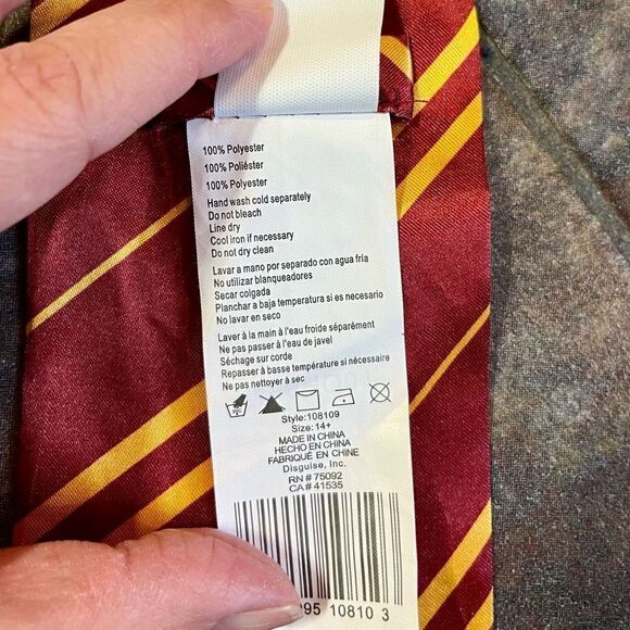 Wizarding World Harry Potter Gryffindor Red Yellow Tie - Picture 6 of 7